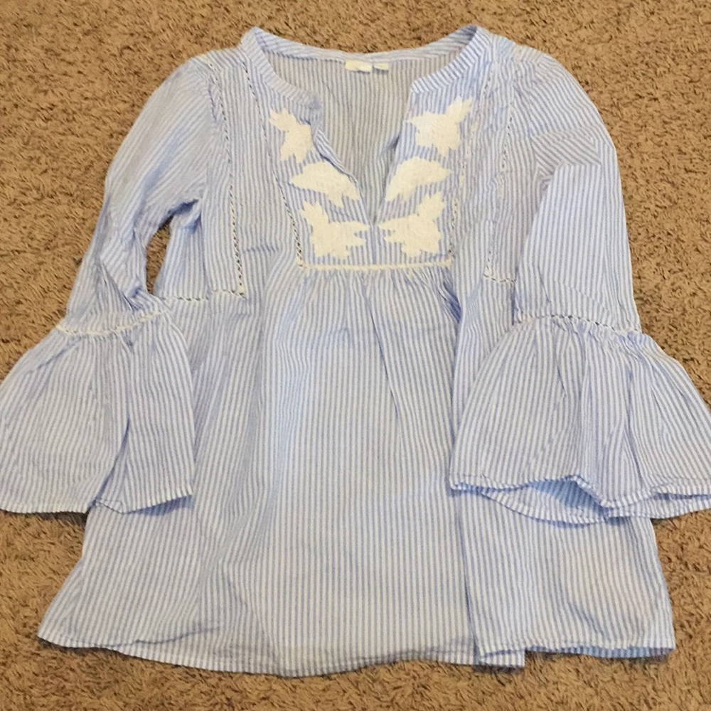 Gap bell sleeve top